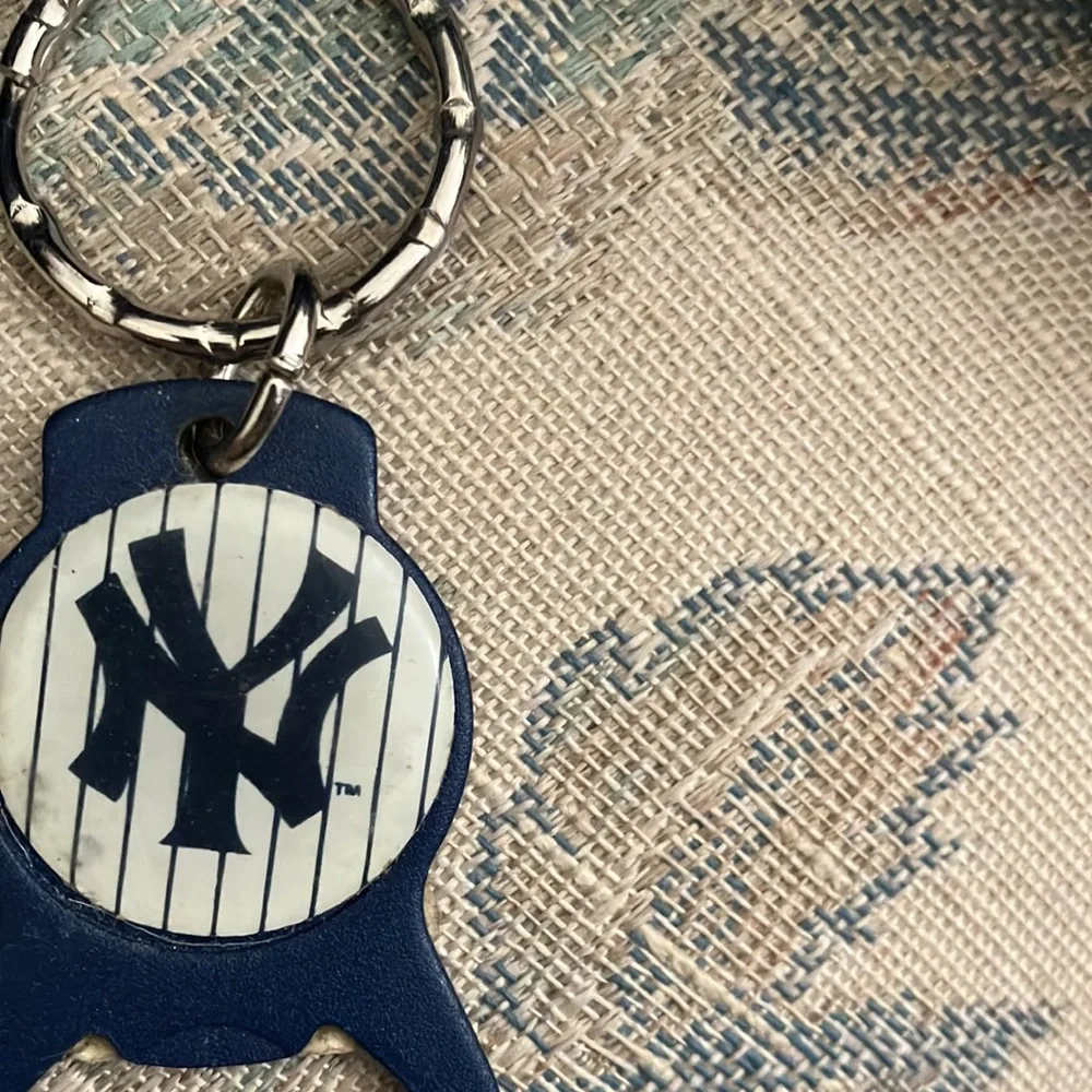 New York Yankees key ring and bottle opener